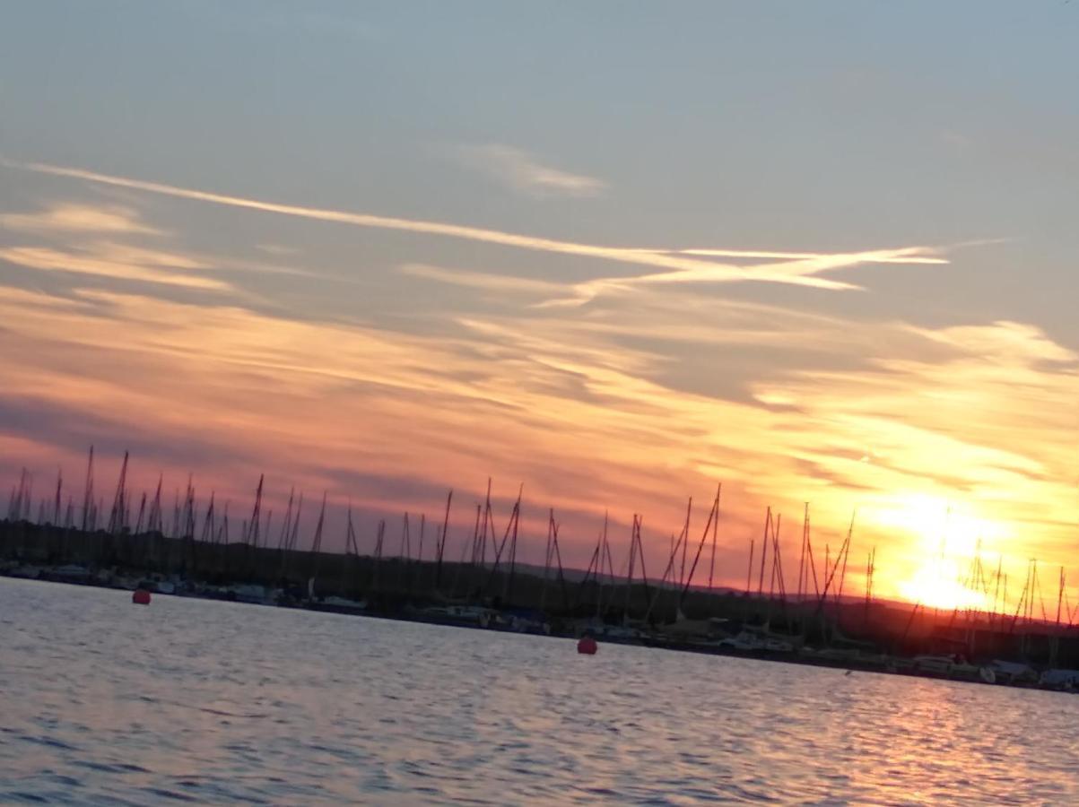 Pfahlbau Sunset I Toplage Elektroboot Inklusive Rust Ngoại thất bức ảnh