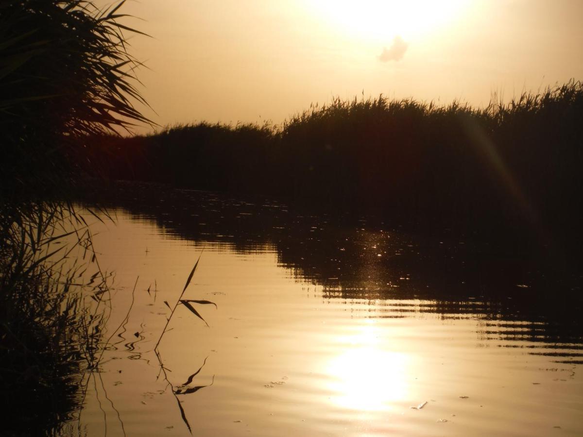 Pfahlbau Sunset I Toplage Elektroboot Inklusive Rust Ngoại thất bức ảnh